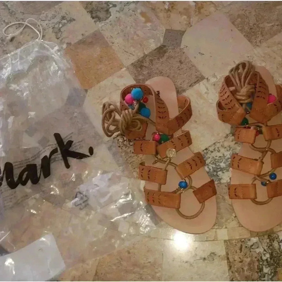 Sandals WRAP UP - Picture 1 of 5